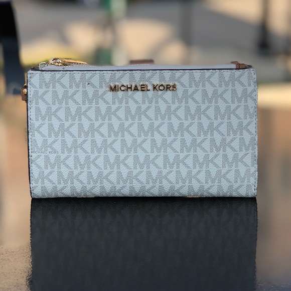 Michael Kors Jet Set Double Zip Phone Wristlet - Picture 2 of 8